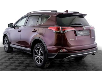 Подержанный автомобиль Toyota RAV4 2019 года (7 фото)