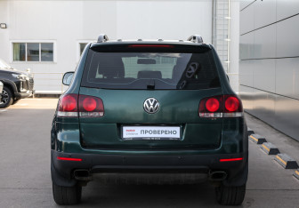 Подержанный автомобиль Volkswagen Touareg 2008 года (6 фото)