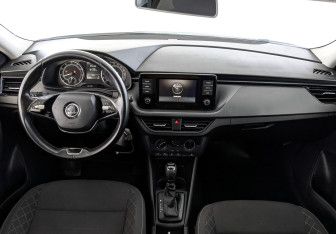 Подержанный автомобиль Skoda Rapid Liftback 2021 года (14 фото)