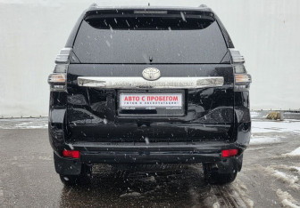 Подержанный автомобиль Toyota Land Cruiser Prado 2017 года (6 фото)