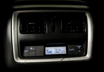 Подержанный автомобиль Infiniti QX60 2017 года (27 фото)