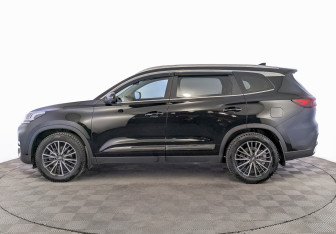 Подержанный автомобиль Chery Tiggo 8 2022 года (8 фото)