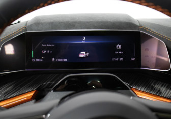 Подержанный автомобиль Zeekr 001 2023 года (12 фото)