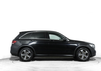 Подержанный автомобиль Mercedes-Benz GLC Coupe 2021 года (2 фото)