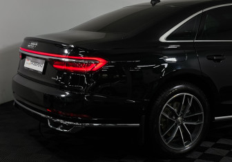 Подержанный автомобиль Audi A8 2019 года (28 фото)