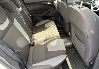 Подержанный автомобиль Ford Focus Hatchback 2013 года (11 фото)