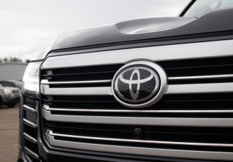 Подержанный автомобиль Toyota Land Cruiser Suv 2023 года (29 фото)