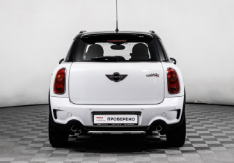 Подержанный автомобиль MINI Countryman 2016 года (6 фото)