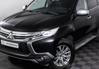 Подержанный автомобиль Mitsubishi Pajero Sport 2018 года (23 фото)