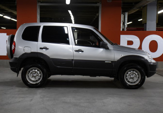 Подержанный автомобиль Chevrolet Niva 2013 года (4 фото)