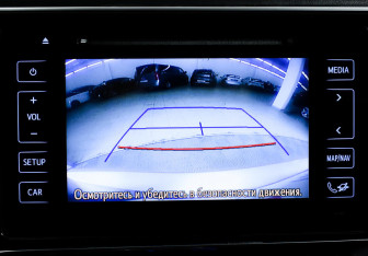 Подержанный автомобиль Toyota Corolla Sedan 2018 года (12 фото)