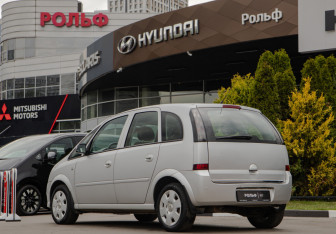 Подержанный автомобиль Opel Meriva 2008 года (5 фото)