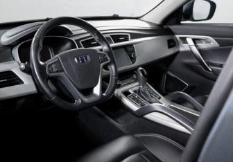 Подержанный автомобиль Geely Atlas 2019 года (14 фото)