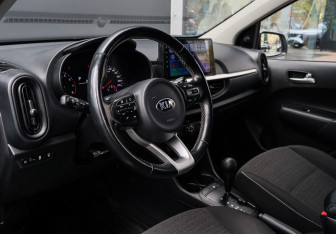 Подержанный автомобиль Kia Picanto 2017 года (12 фото)