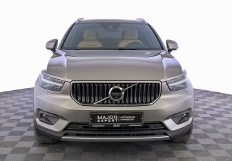 Подержанный автомобиль Volvo XC40 2021 года (2 фото)