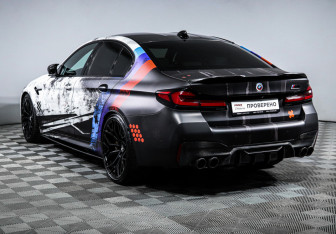 Подержанный автомобиль BMW M5 Sedan 2022 года (7 фото)