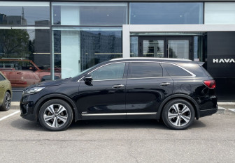 Подержанный автомобиль Kia Sorento 2018 года (8 фото)