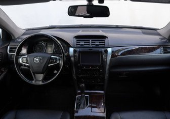 Подержанный автомобиль Toyota Camry Sedan 2016 года (13 фото)