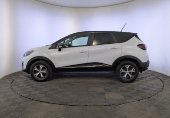 Подержанный автомобиль Renault Kaptur 2021 года (8 фото)
