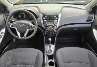 Подержанный автомобиль Hyundai Solaris Sedan 2011 года (9 фото)