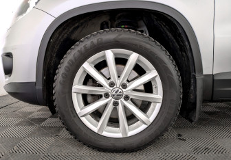 Подержанный автомобиль Volkswagen Tiguan 2016 года (18 фото)