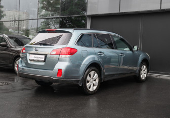 Подержанный автомобиль Subaru Outback Wagon 2011 года (4 фото)