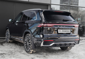 Подержанный автомобиль Geely Monjaro 2025 года (6 фото)