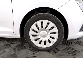 Подержанный автомобиль Skoda Rapid Liftback 2021 года (18 фото)