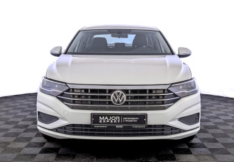 Подержанный автомобиль Volkswagen Jetta Sedan 2021 года (2 фото)