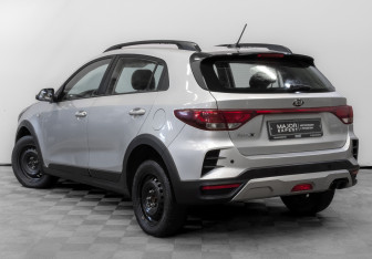 Подержанный автомобиль Kia Rio Hatchback 2021 года (7 фото)