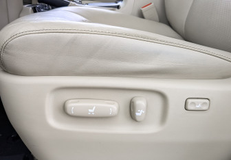 Подержанный автомобиль Toyota Land Cruiser Suv 2020 года (26 фото)