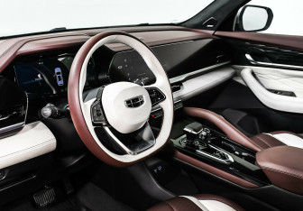 Подержанный автомобиль Geely Monjaro 2024 года (9 фото)