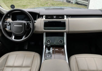 Подержанный автомобиль Land Rover Range Rover Sport 2018 года (12 фото)