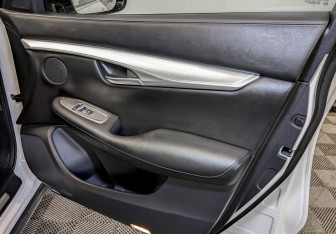 Подержанный автомобиль Infiniti QX50 2018 года (25 фото)