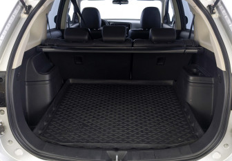 Подержанный автомобиль Mitsubishi Outlander 2016 года (10 фото)