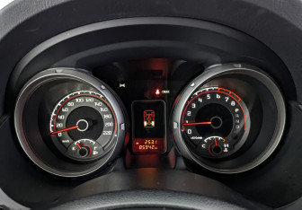 Подержанный автомобиль Mitsubishi Pajero 2015 года (16 фото)
