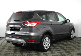 Подержанный автомобиль Ford Kuga 2016 года (4 фото)