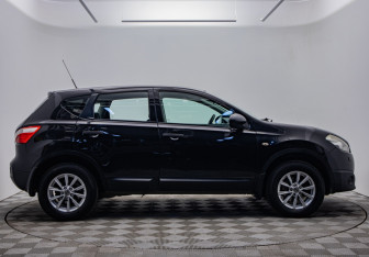 Подержанный автомобиль Nissan Qashqai 2011 года (6 фото)
