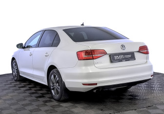 Подержанный автомобиль Volkswagen Jetta Sedan 2015 года (7 фото)