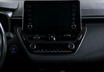 Подержанный автомобиль Toyota Corolla Sedan 2019 года (11 фото)