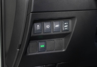 Подержанный автомобиль Nissan X-Trail 2015 года (14 фото)