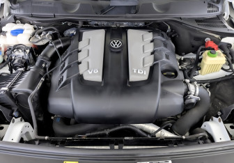 Подержанный автомобиль Volkswagen Touareg 2014 года (9 фото)