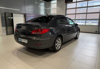 Подержанный автомобиль Peugeot 408 2013 года (4 фото)