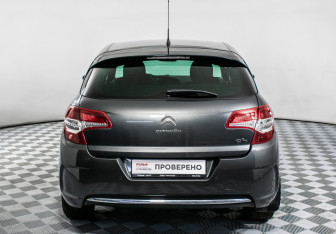 Подержанный автомобиль Citroen C4 Hatchback 2013 года (6 фото)