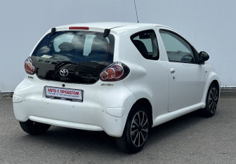 Подержанный автомобиль Toyota Aygo 2010 года (5 фото)