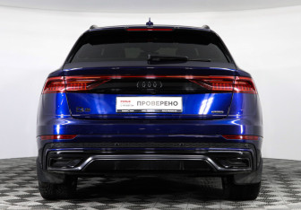 Подержанный автомобиль Audi Q8 2022 года (6 фото)