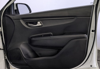 Подержанный автомобиль Kia Rio Hatchback 2019 года (25 фото)