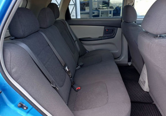 Подержанный автомобиль Kia Cerato Hatchback 2006 года (18 фото)