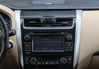 Подержанный автомобиль Nissan Teana 2014 года (10 фото)