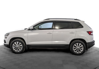 Подержанный автомобиль Skoda Karoq 2020 года (8 фото)